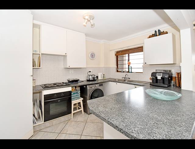 2 BEDROOM SECTIONAL TITLE FOR SALE IN SANDRINGHAM